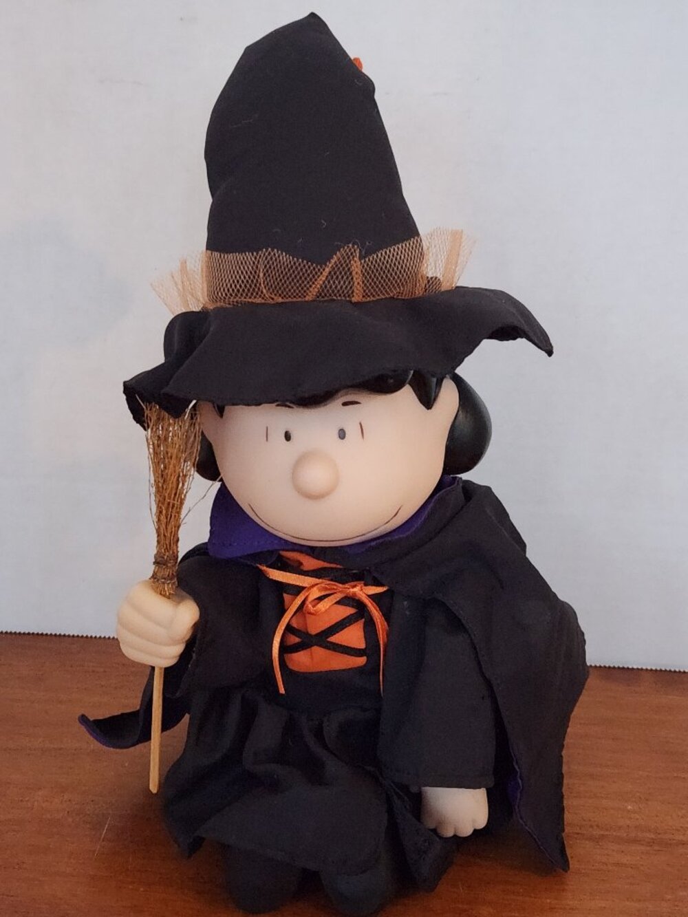 1997 Gemmy Peanuts Lucy Witch Costume Halloween Musical Plays Peanuts Song T2